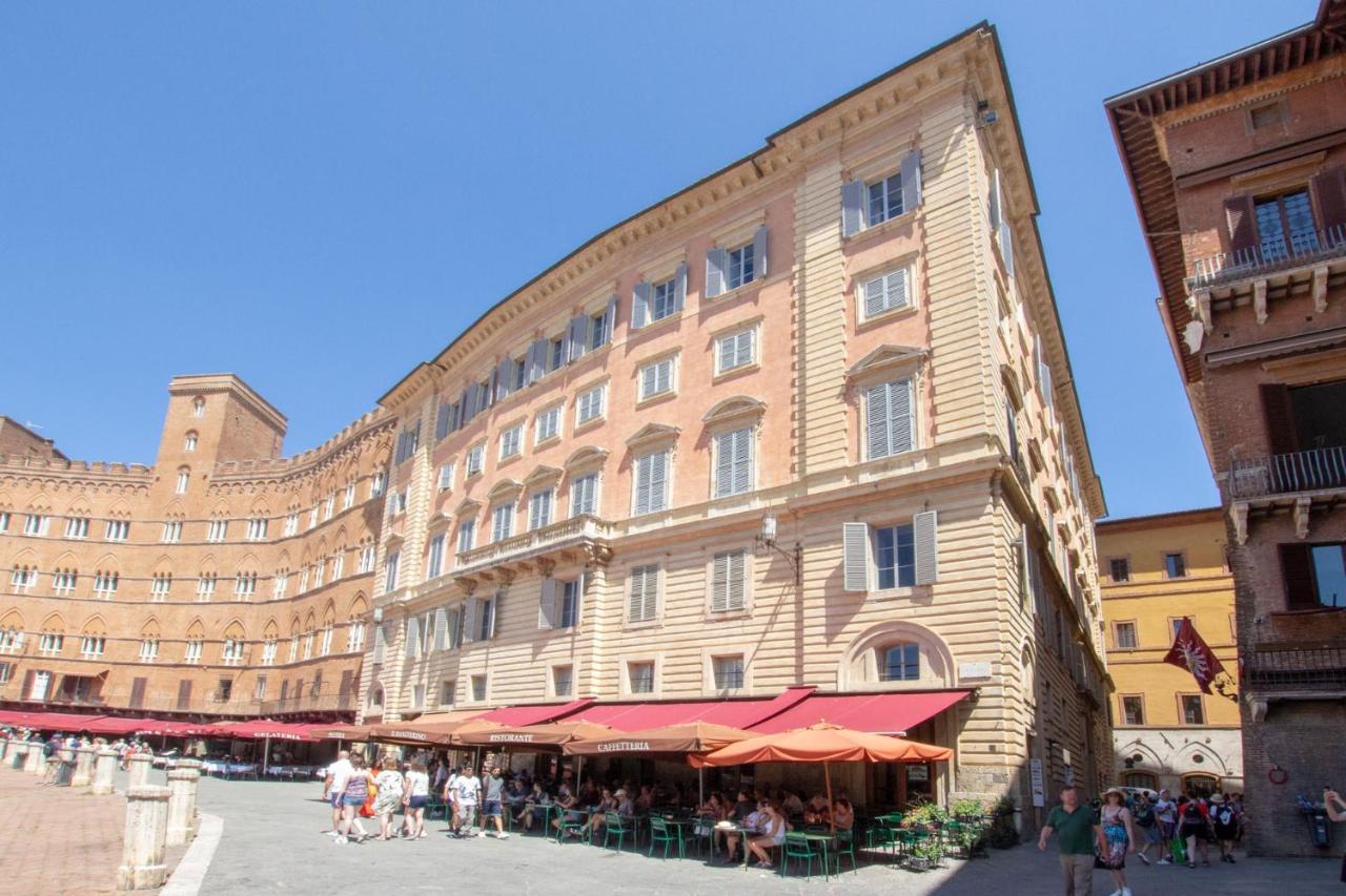 Palazzo Chigi Zondadari Apartment Siena Bagian luar foto