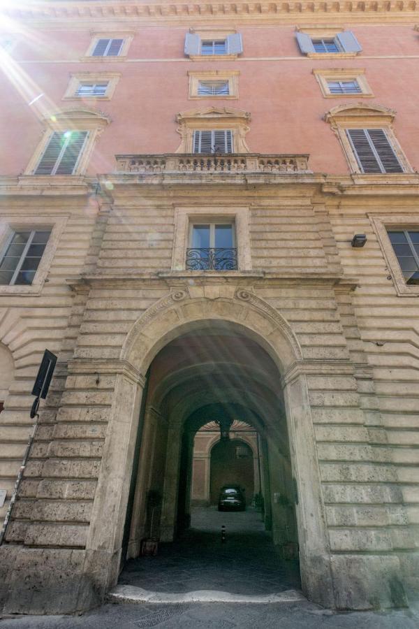 Palazzo Chigi Zondadari Apartment Siena Bagian luar foto