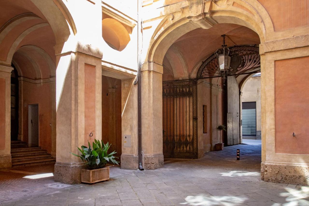 Palazzo Chigi Zondadari Apartment Siena Bagian luar foto